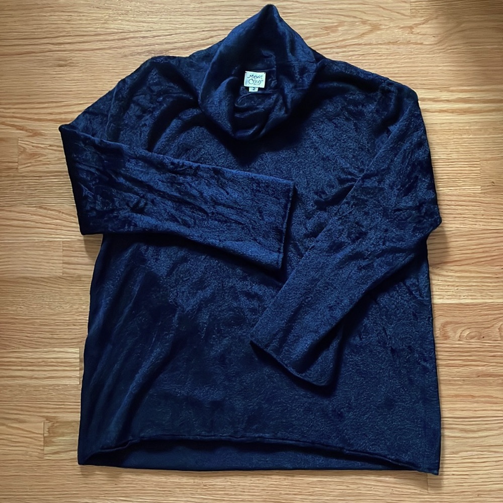 Margaret O’Leary navy blue pullover.  Size 2 (medium/large fit)
